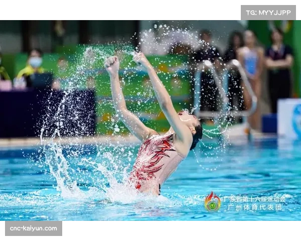 彭翠婷举重81公斤级登顶 广东选手主场作战夺金 彭翠婷举重81公斤级登顶 广东选手主场作战夺金