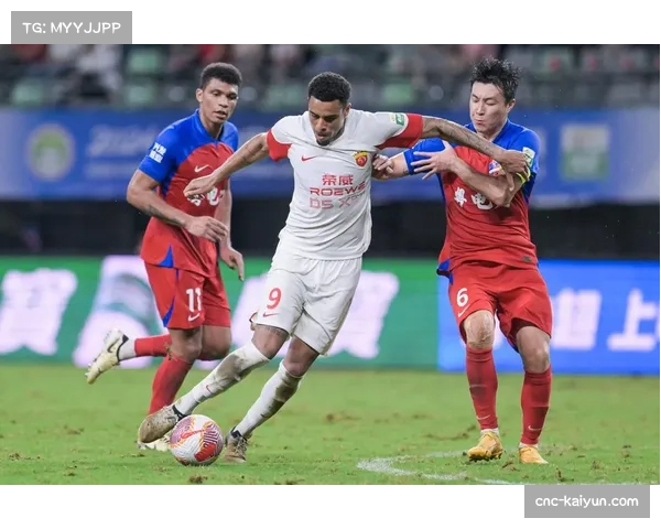 上海海港客场战绩35分领跑，展现实力均衡性